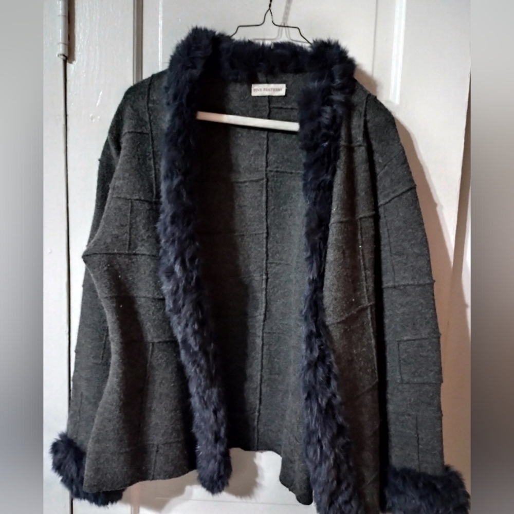 Fine Feathers medium gray woolen sweater with front and sleeves fur lined